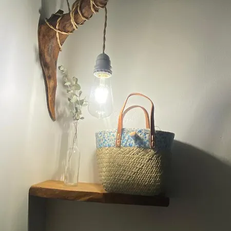 La Vieille Eglise לינה וארוחת בוקר לה הוואלד